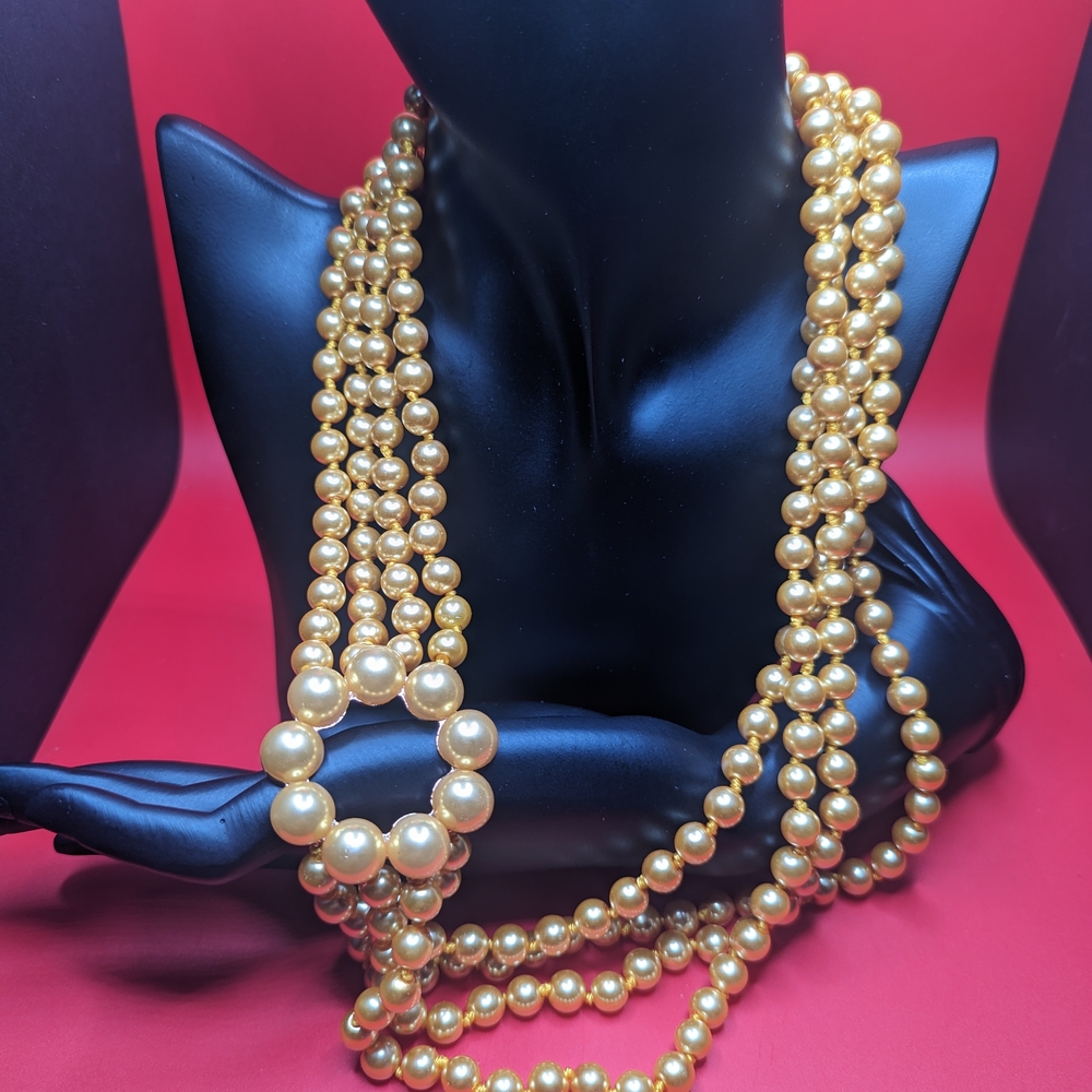 Elegant Gold Pearl Necklace